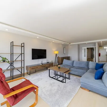 Flat W Balcony 3 Min To Konyaalti Beach In Lejlighed *