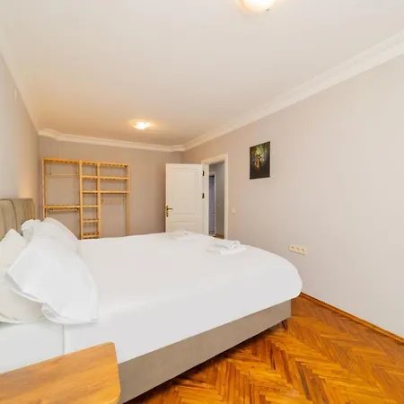 Flat W Balcony 3 Min To Konyaalti Beach In Lejlighed *
