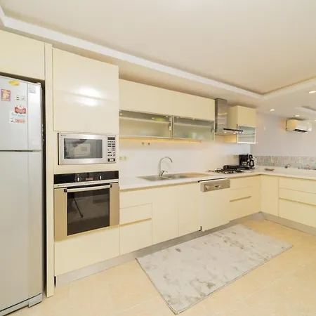 Flat W Balcony 3 Min To Konyaalti Beach In * Antalya